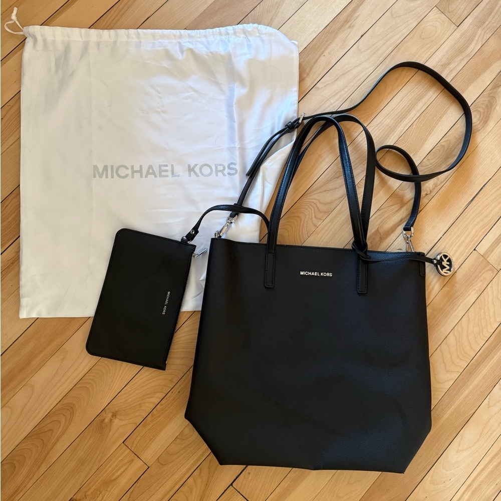MICHAEL Michael Kors Hayley Large Tote Black OS